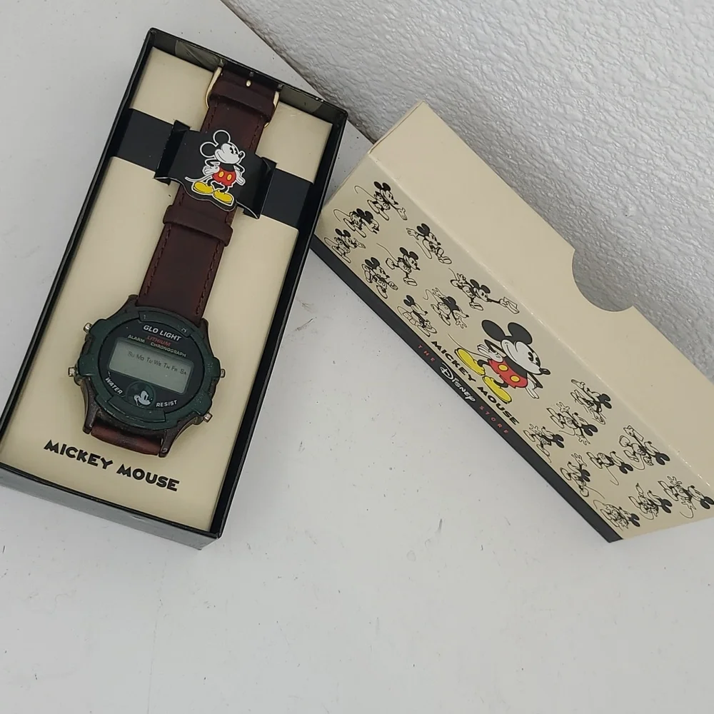 Vintage deadstock mickey mouse explorer glo watch ⌚ leather
